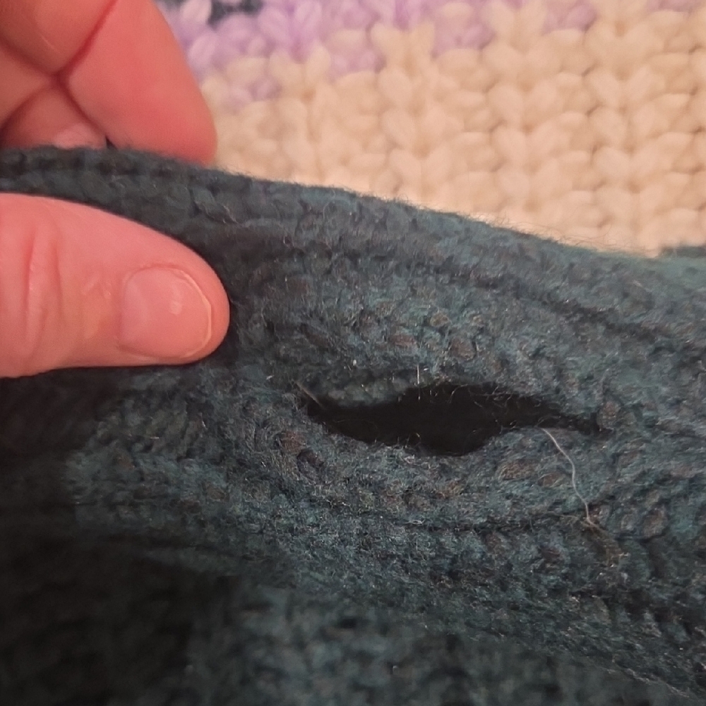 Aerie Black and Cream Striped V-Neck Sweater - Picture 4 of 5